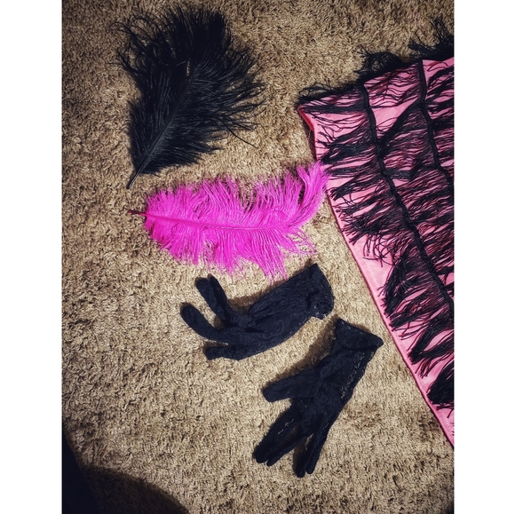 Roaring 20s Jazzy Pink Flapper Costume - Picture 4 of 6